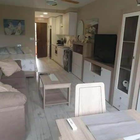 Precioso Estudio Con Piscina A 200m Del Mar *