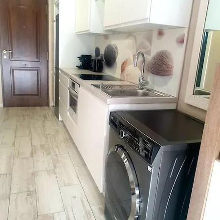 Precioso Estudio Con Piscina A 200m Del Mar