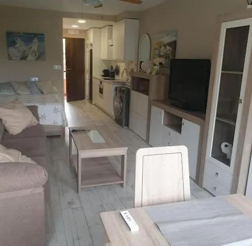 Precioso Estudio Con Piscina A 200m Del Mar *